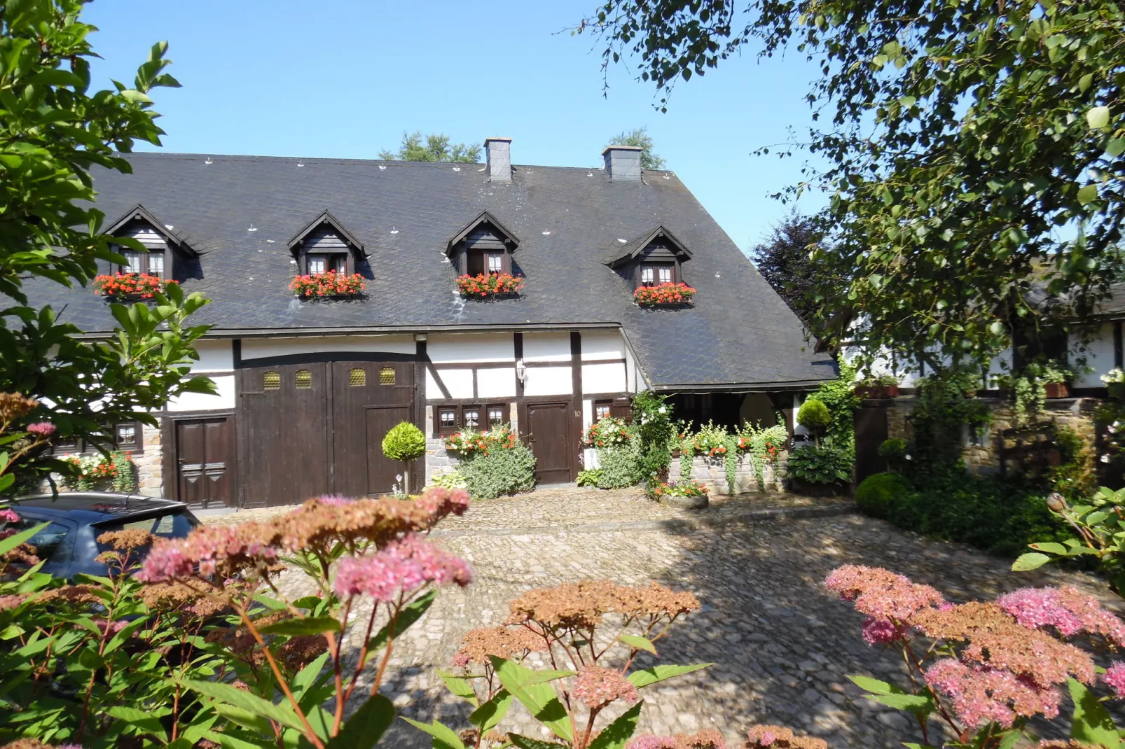 La Fleur des Bois-Buitenkant zomer