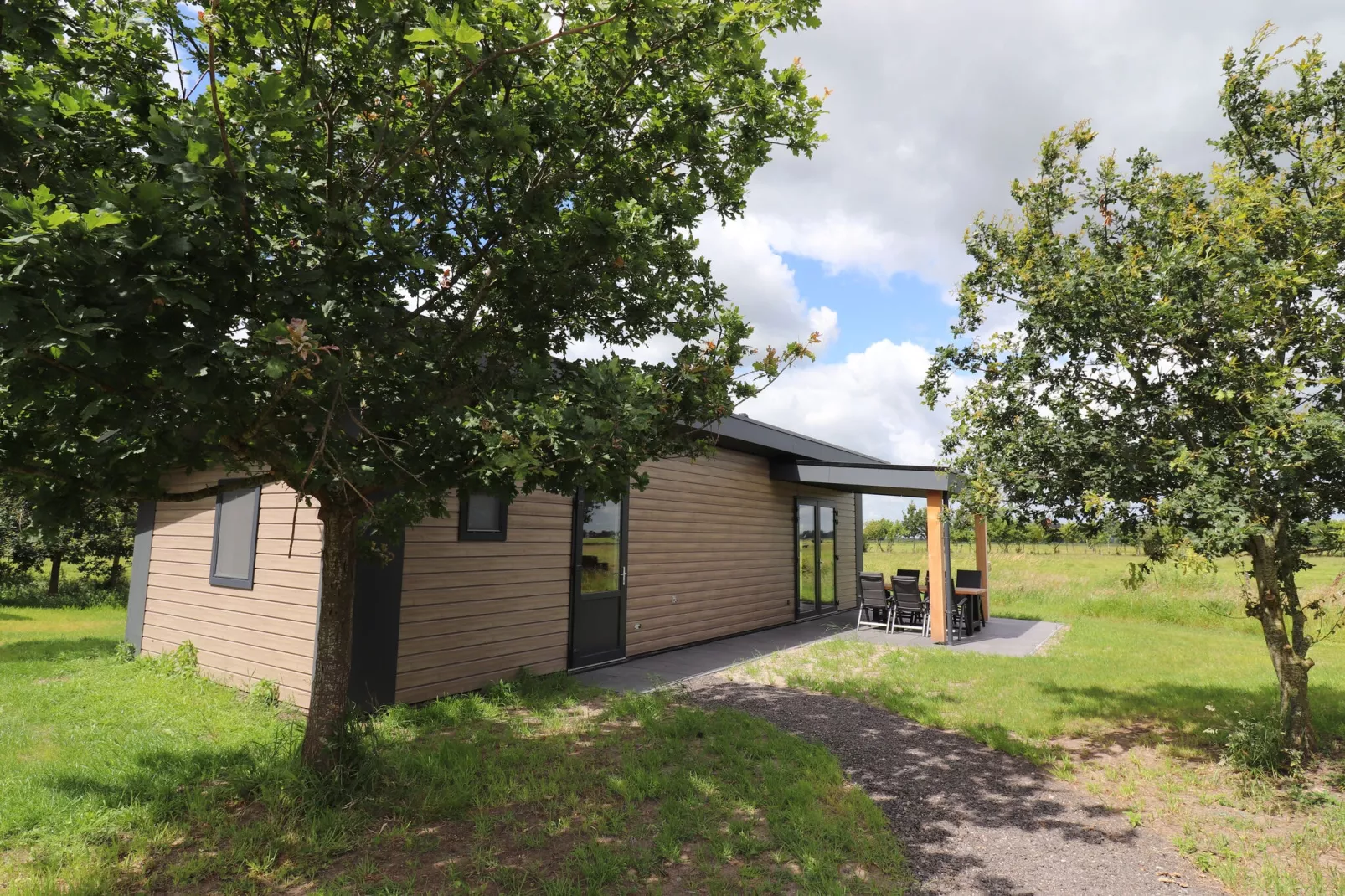 De Markestee chalet 2-Buitenkant zomer