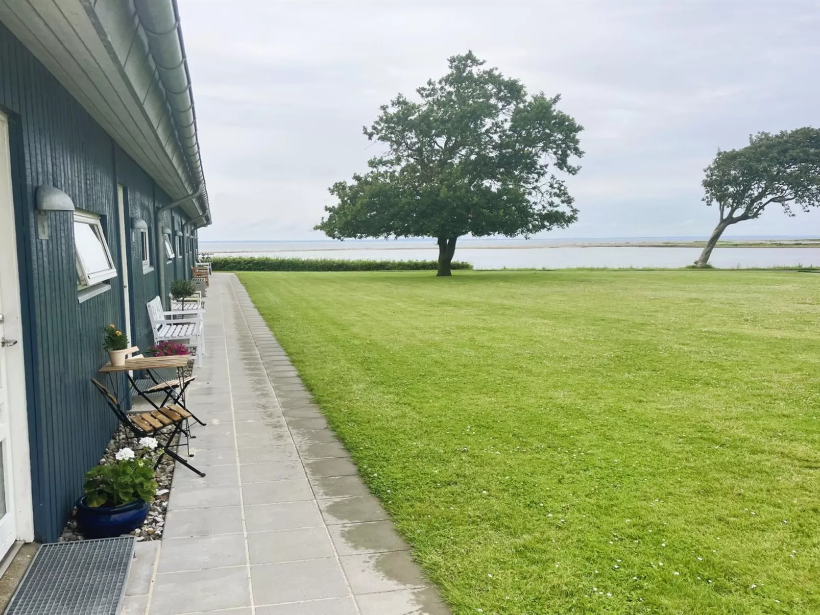 "Emira" - 50m from the sea-Binnen