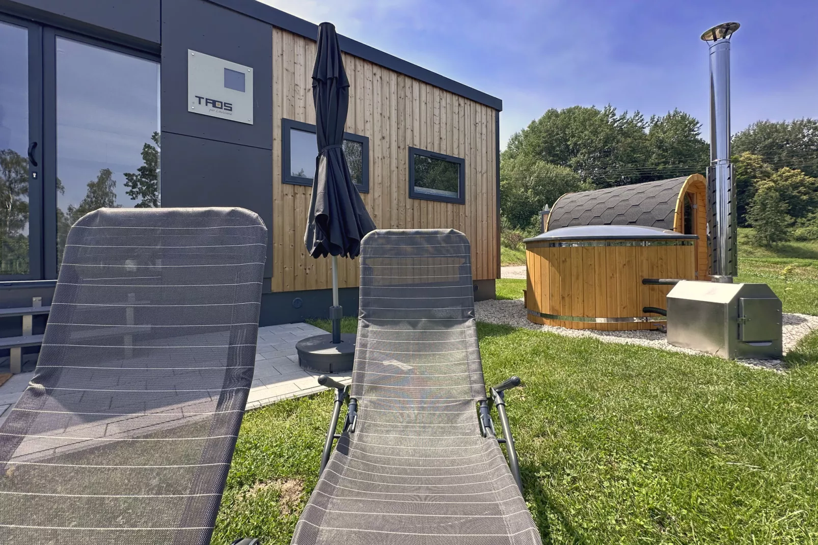 FERIENDORF SEEBLICK - Tiny Chalet am Eixendorfer See-Buitenkant zomer