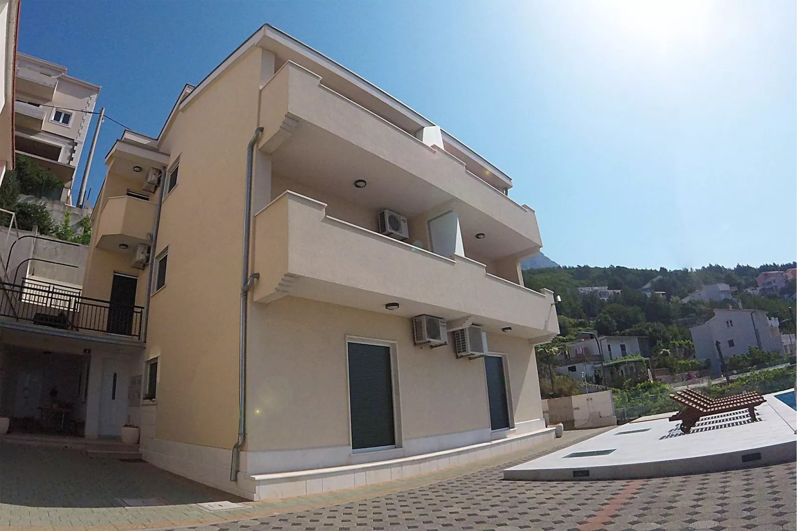 Shared pool apartment David - first floor-Buitenkant zomer