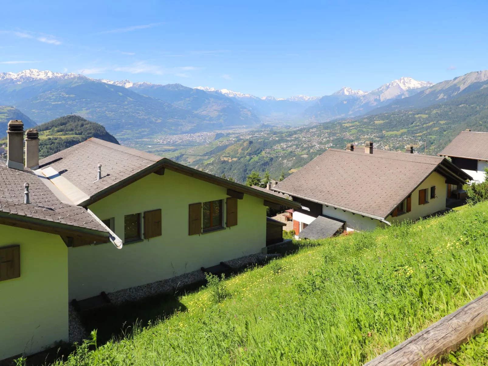 Chalet La Délège-Buiten