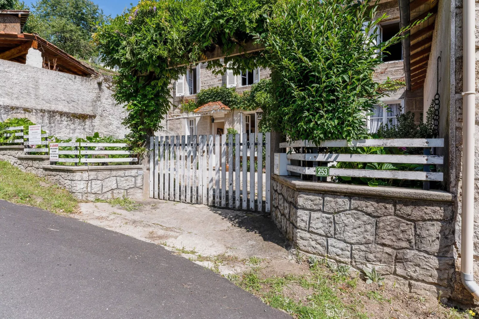Maison de vacances - Soleymieux-Buitenkant zomer