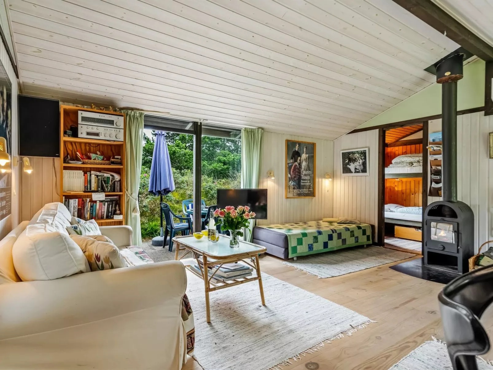 "Vemund" - 300m from the sea-Binnen