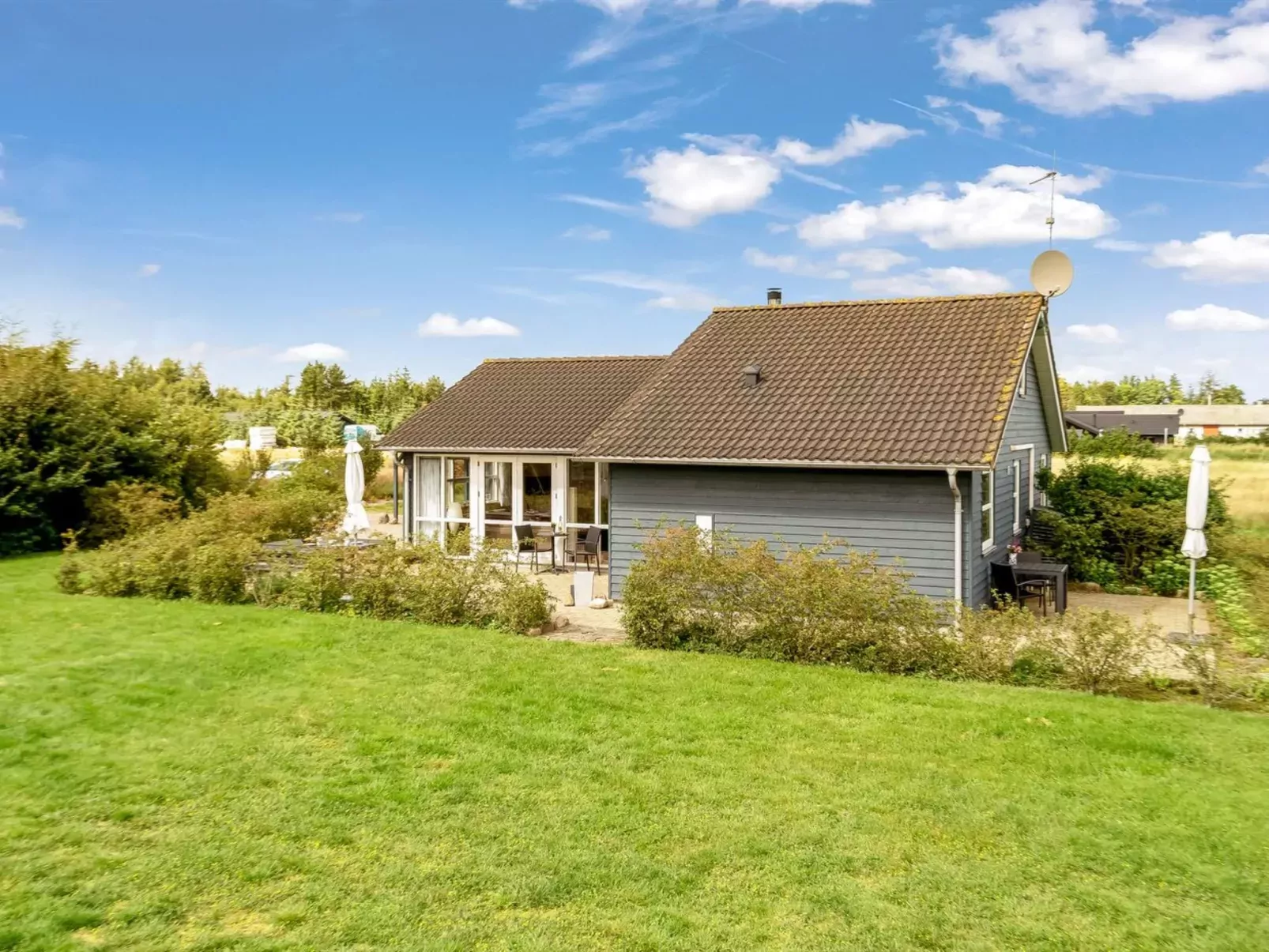 "Lari" - 600m from the sea-Buiten