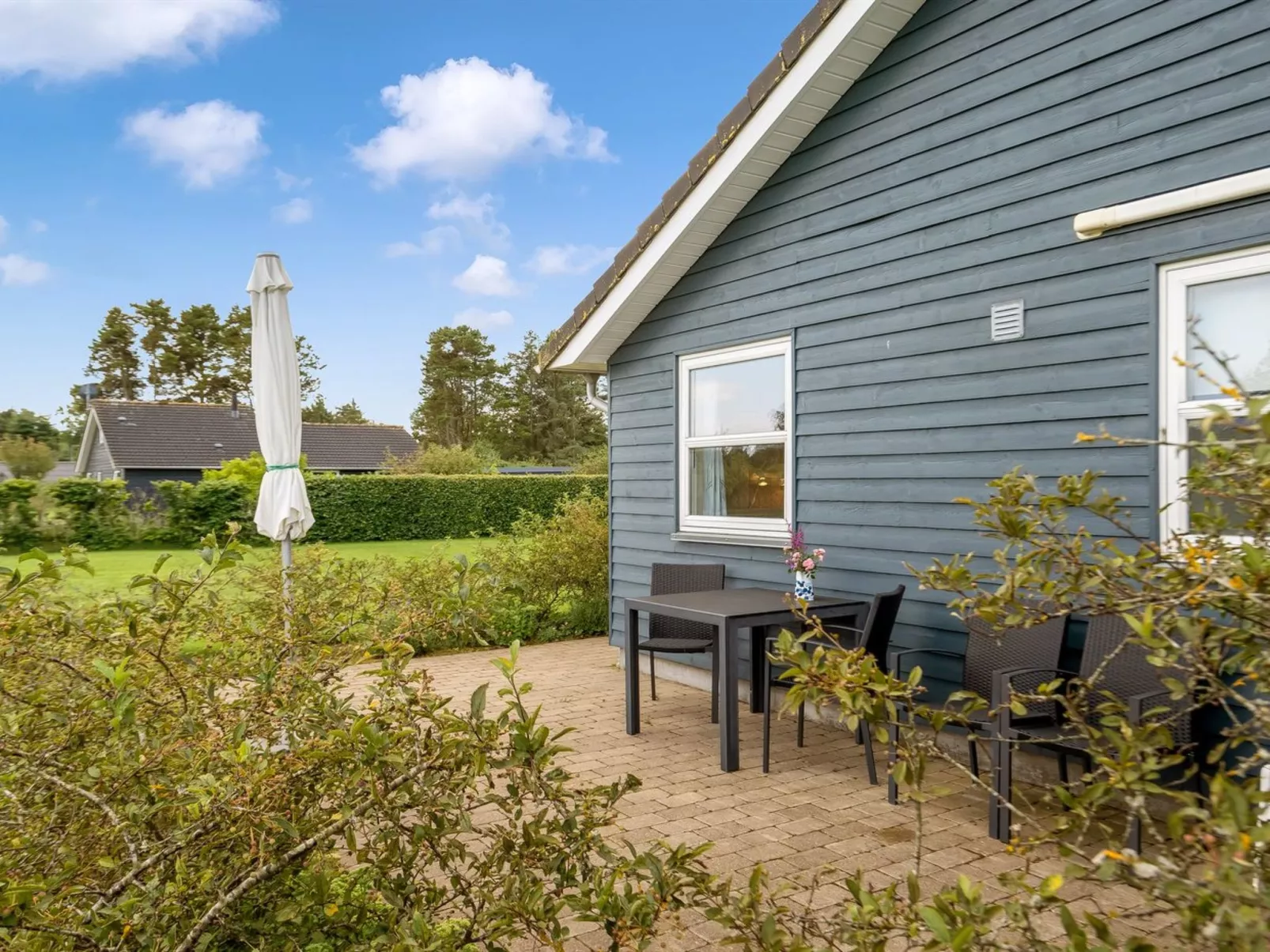 "Lari" - 600m from the sea-Binnen