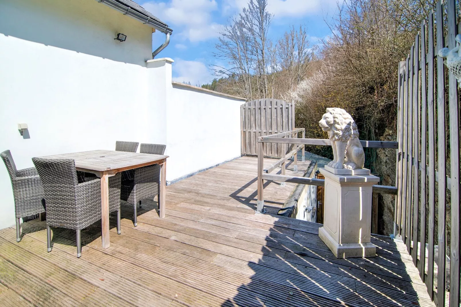 Superbe habitation pour 4 adultes-Terrasbalkon