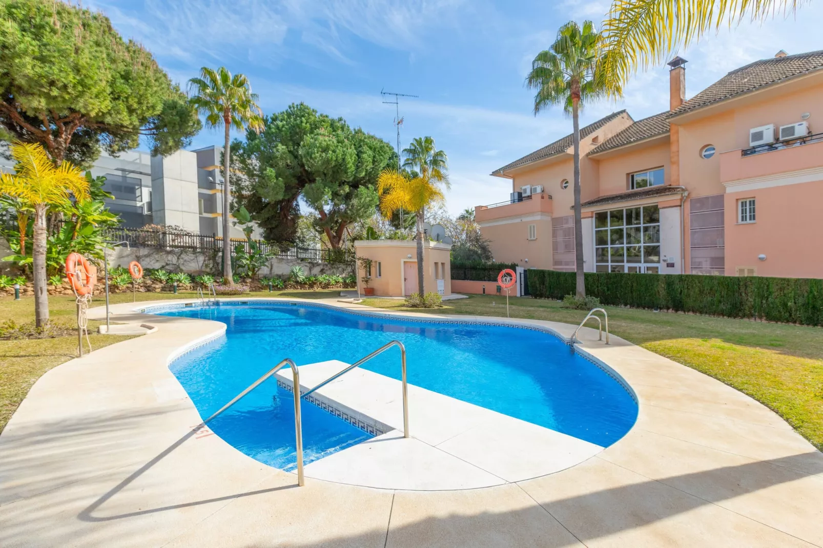 poolofhouse