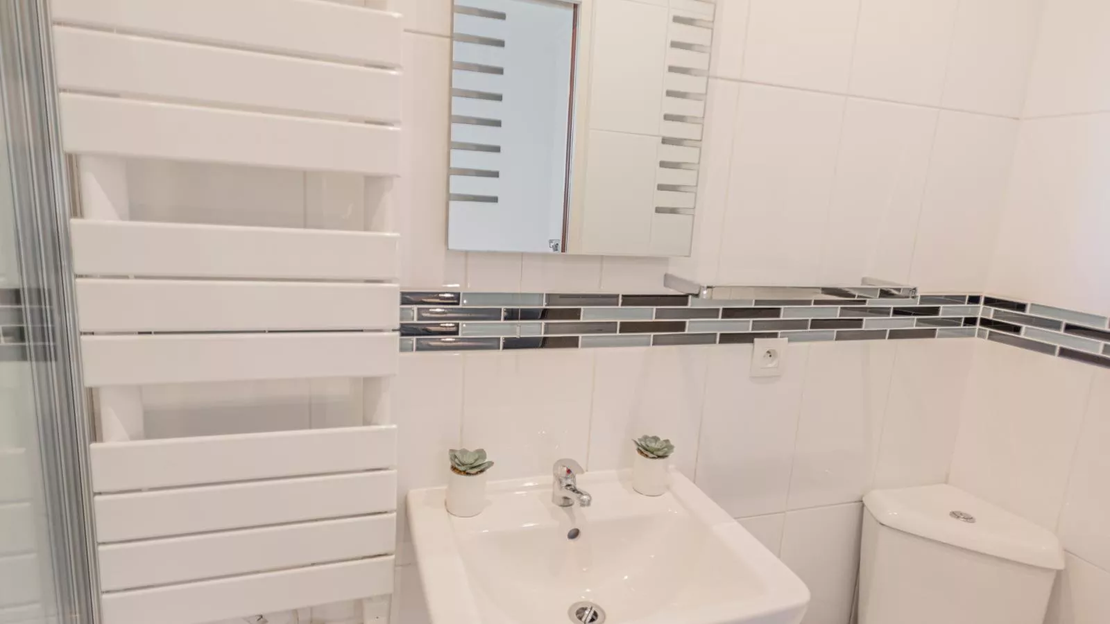 La Maison sur la Colline-Badkamer