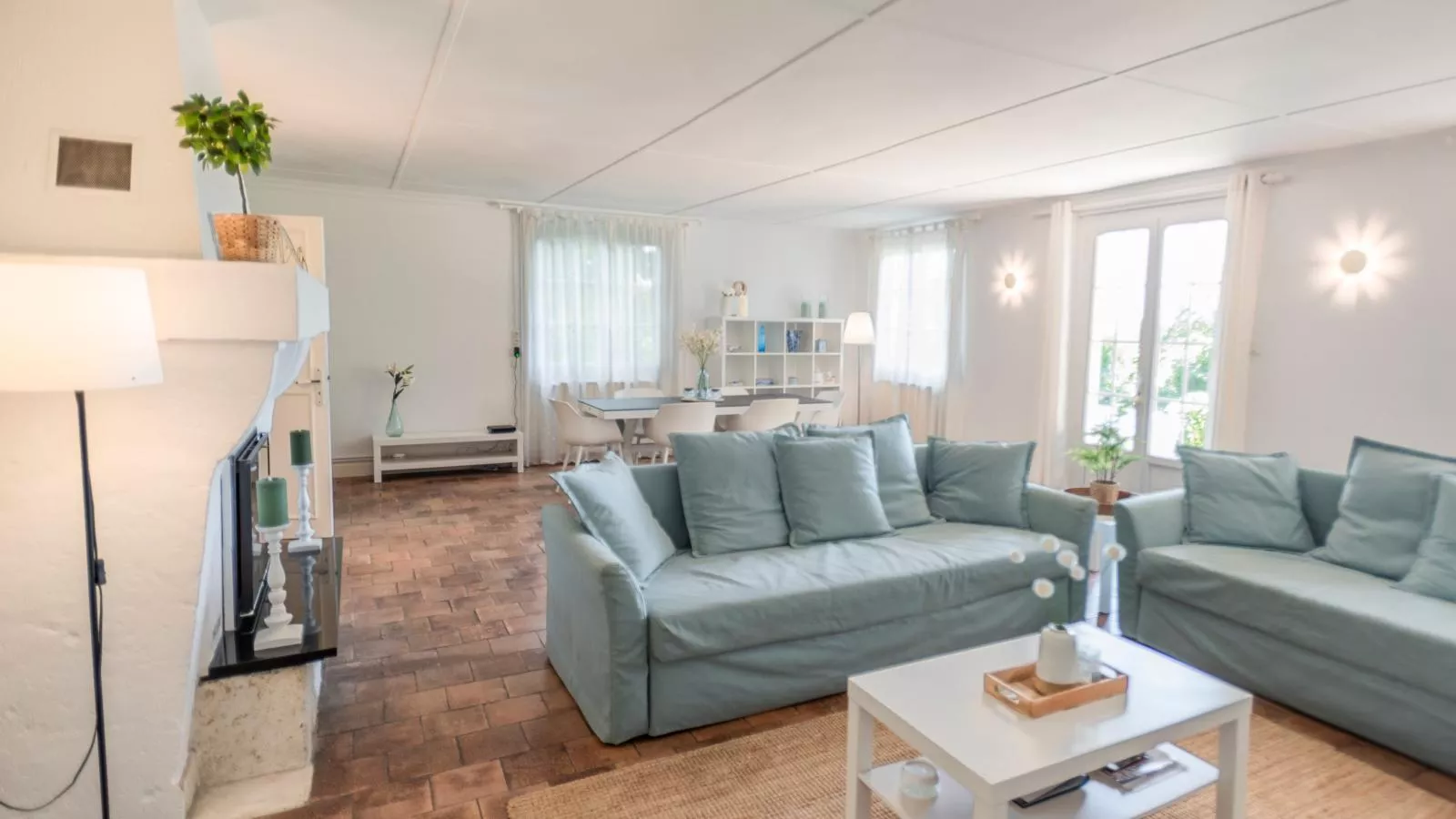 La Maison sur la Colline-Woonkamer