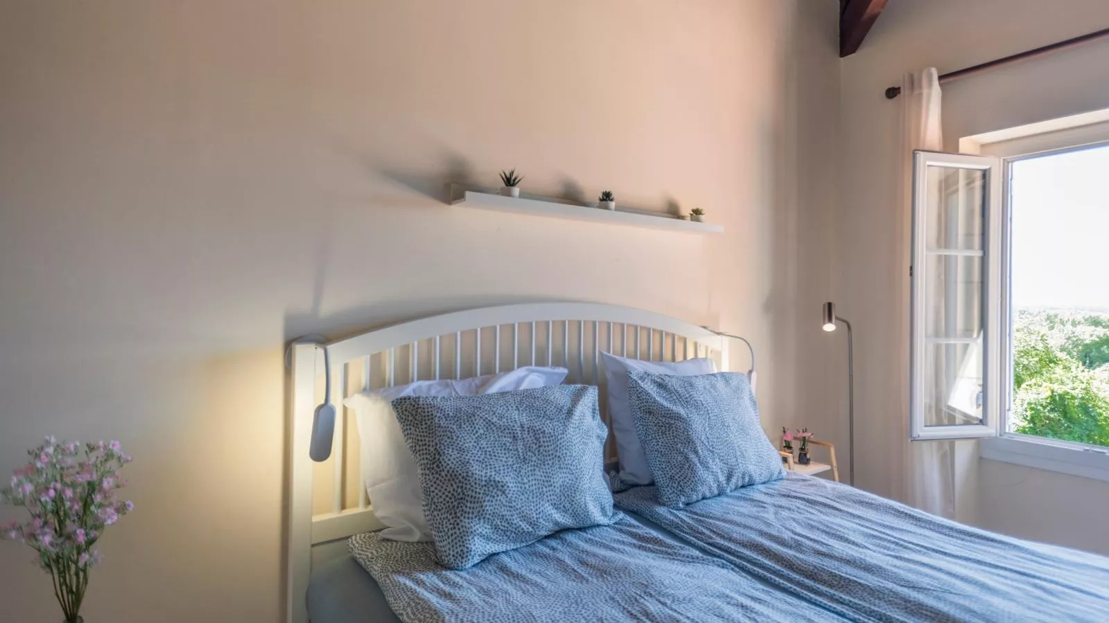 La Maison sur la Colline-Slaapkamer