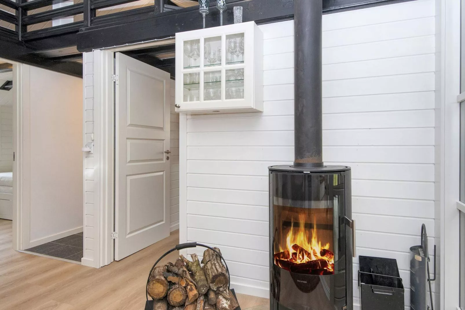 Betoverende Cottage met Whirlpool-By Traum-Binnen