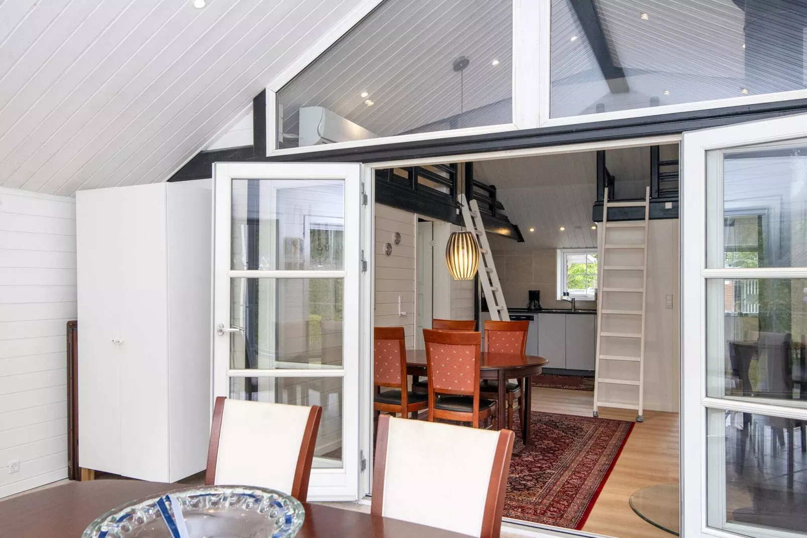Betoverende Cottage met Whirlpool-By Traum-Binnen