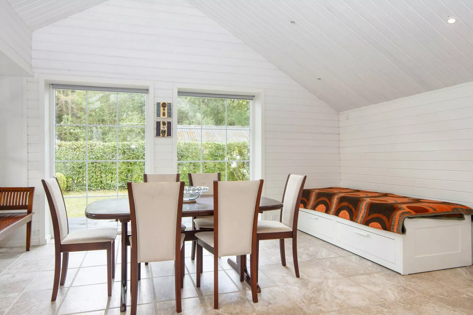 Betoverende Cottage met Whirlpool-By Traum-Binnen