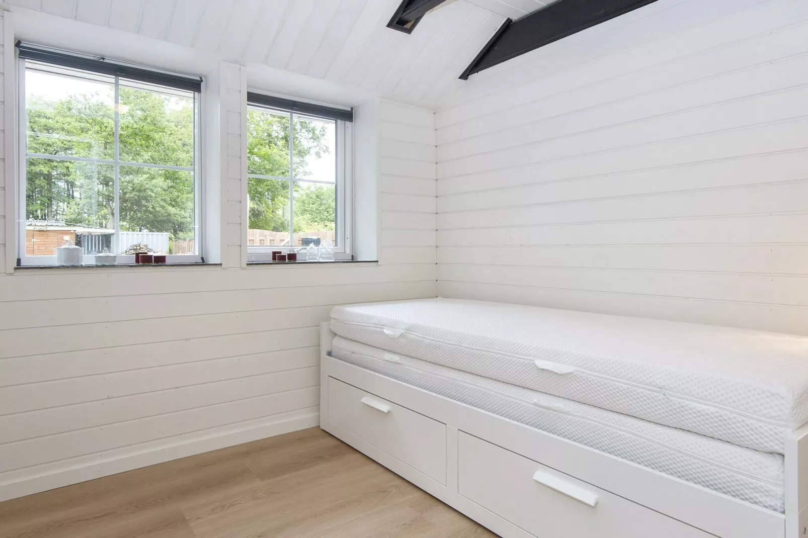 Betoverende Cottage met Whirlpool-By Traum-Binnen