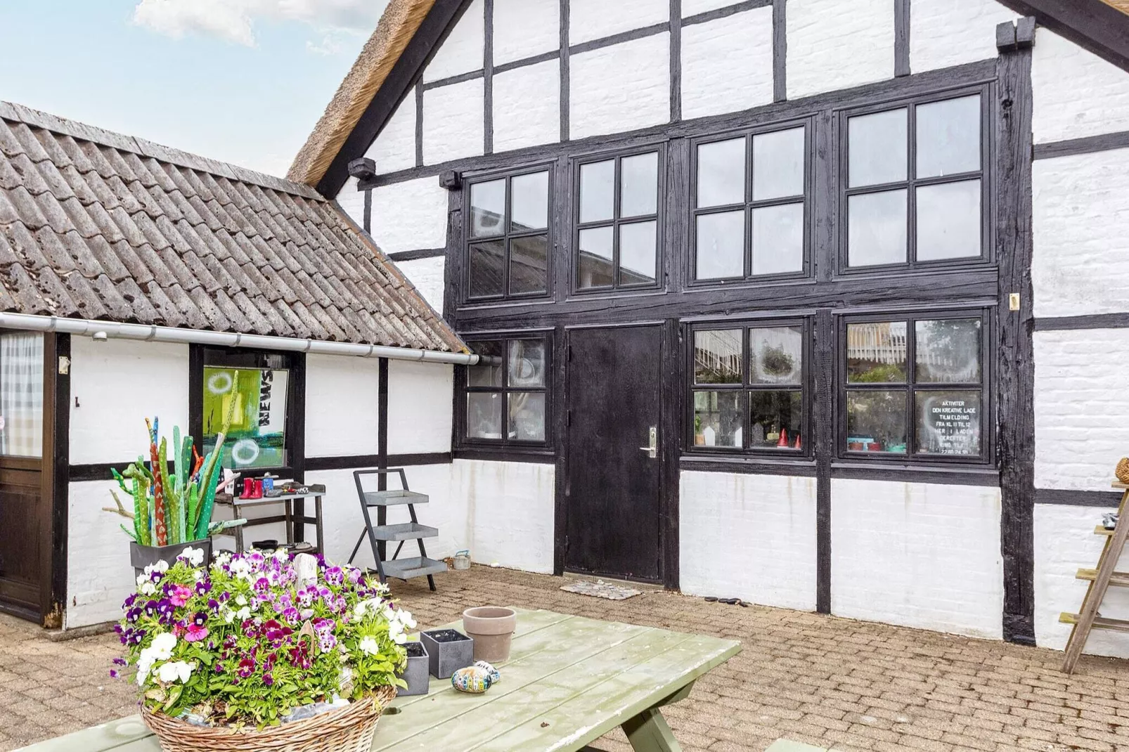 B-3½ room, ocean view-Buitenlucht
