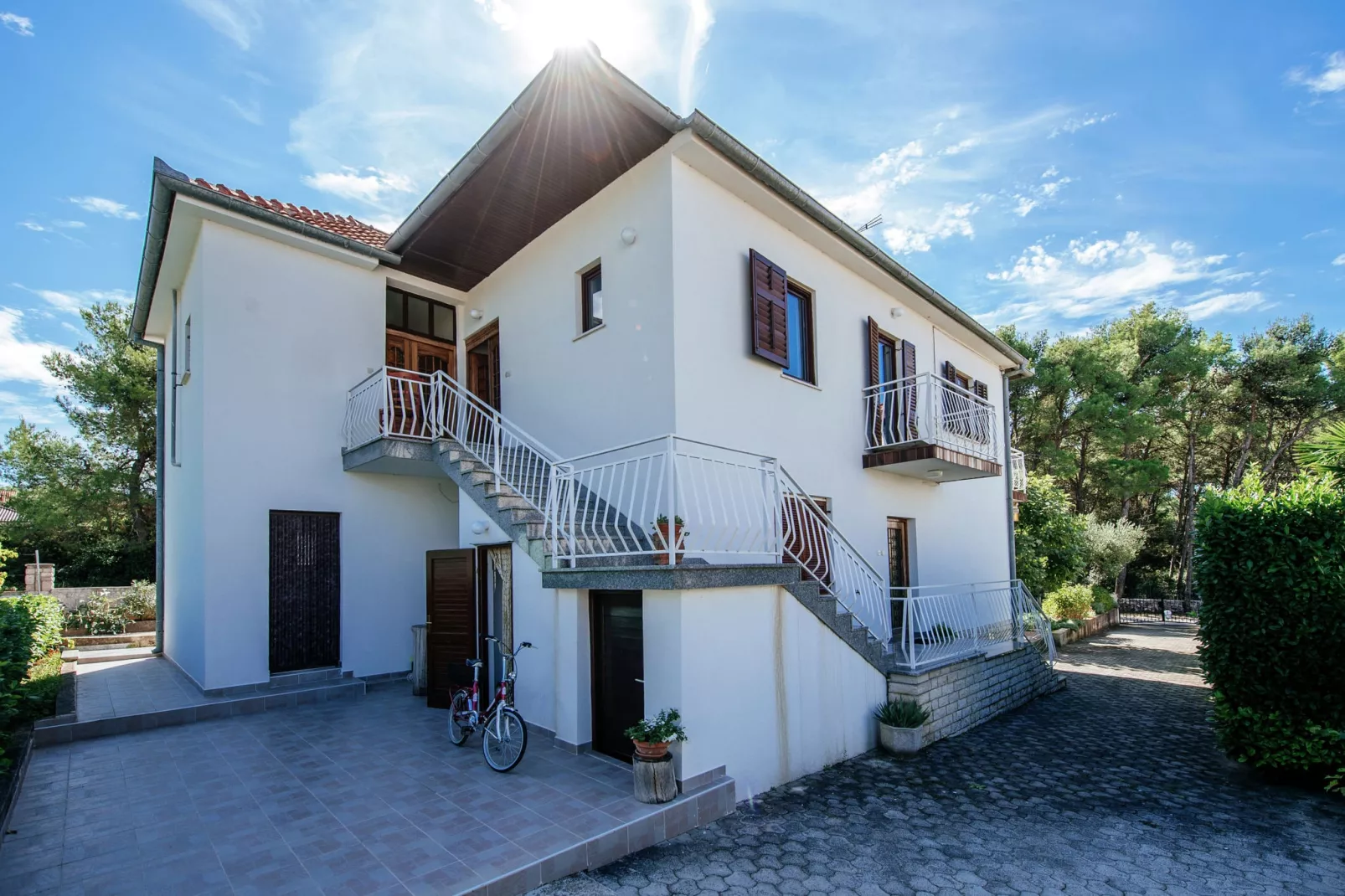 Apartment Jelenka-Buitenkant zomer