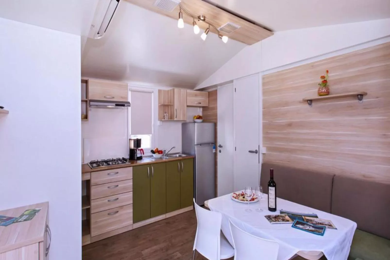 Mobile Homes in Camping Park Soline - Biograd - Type Dalmatia Plus-Eetkamer