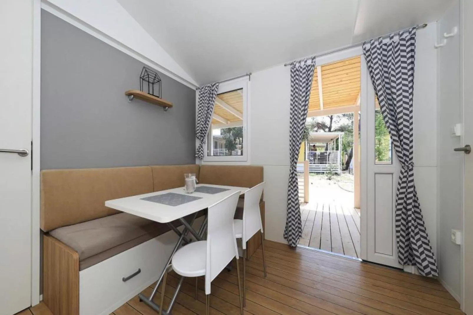 Mobile Homes in Camping Park Soline - Biograd - Type Dalmatia Plus-Eetkamer