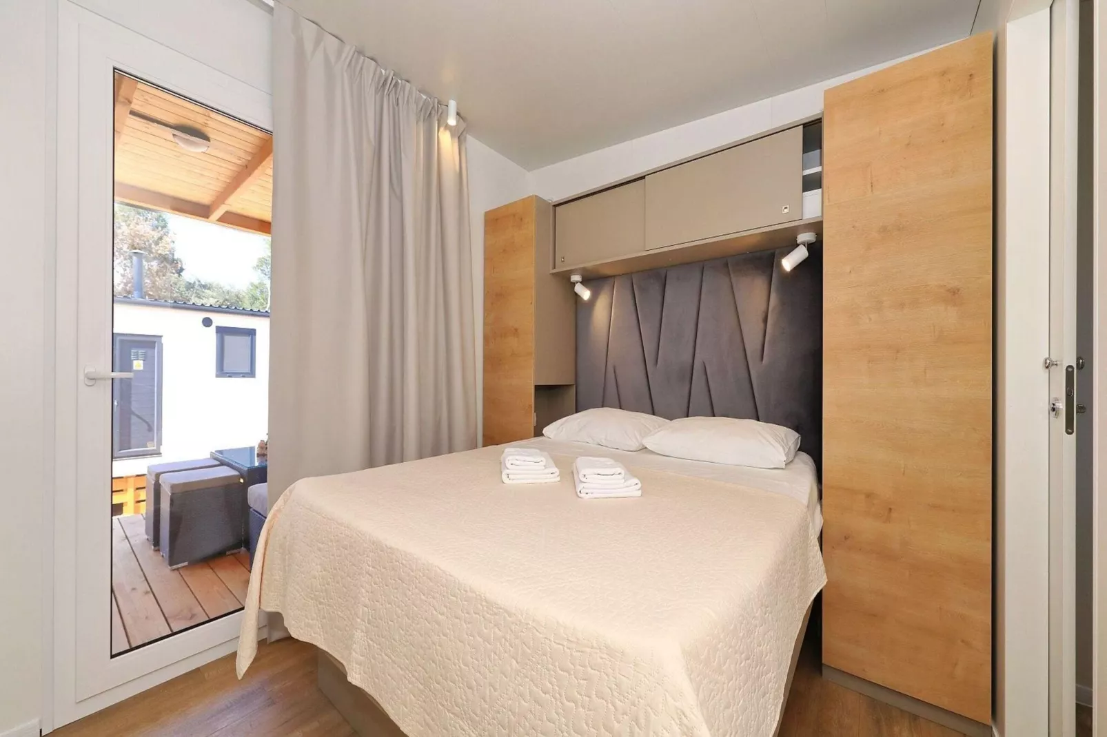 Mobile Homes in Camping Park Soline - Biograd - Type Glamping Family Deluxe-Slaapkamer