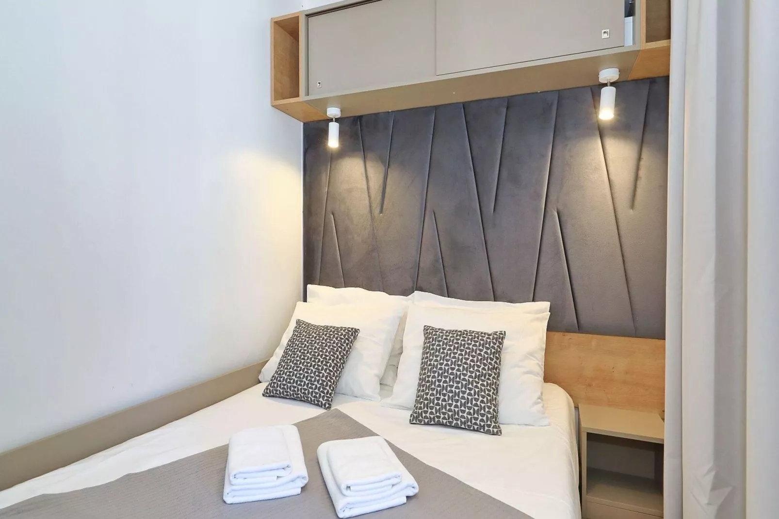 Mobile Homes in Camping Park Soline - Biograd - Type Glamping Family Deluxe-Slaapkamer