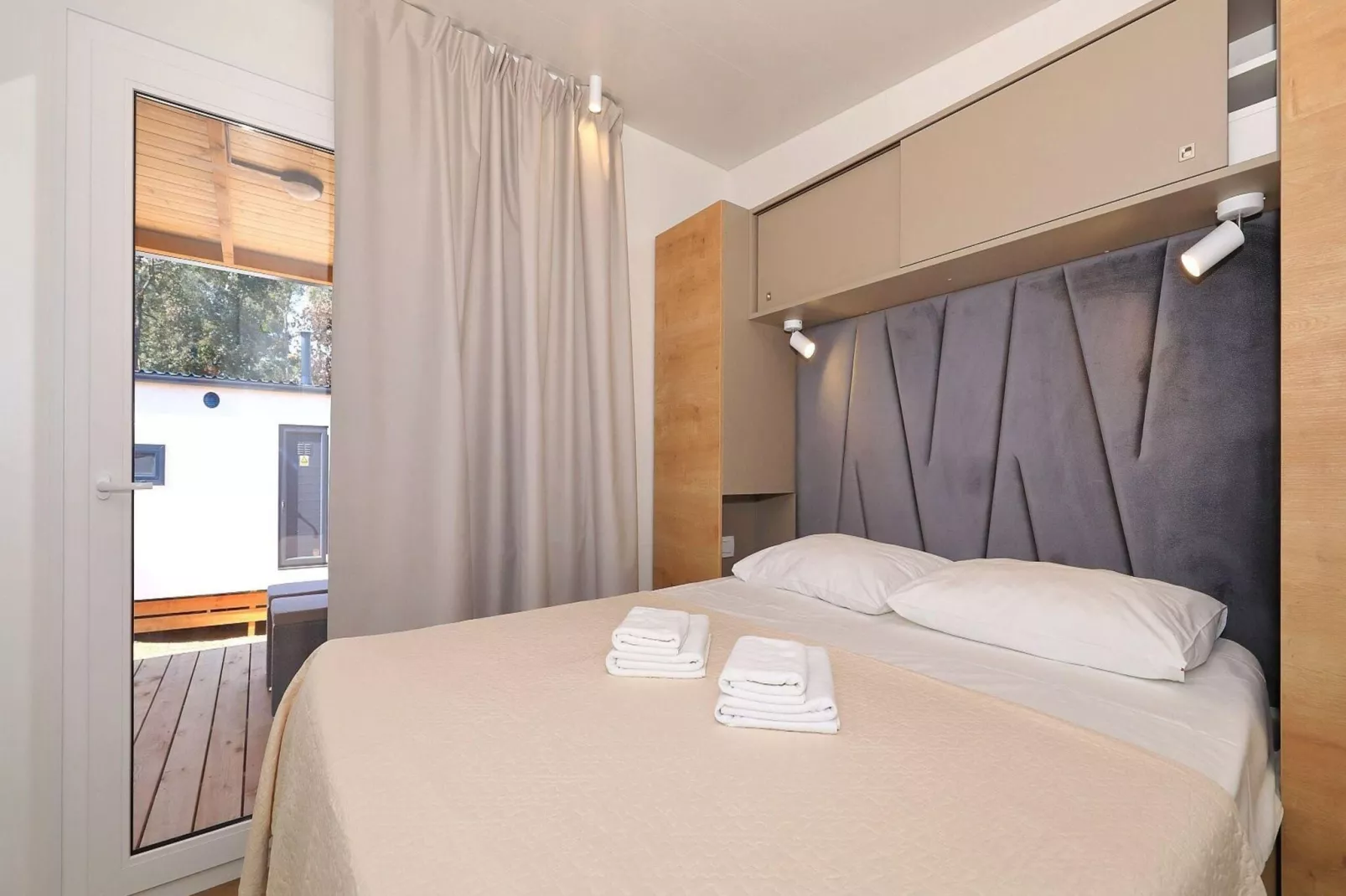 Mobile Homes in Camping Park Soline - Biograd - Type Glamping Family Deluxe-Slaapkamer