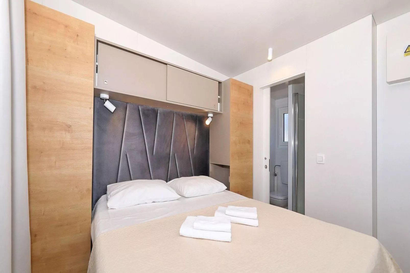 Mobile Homes in Camping Park Soline - Biograd - Type Glamping Family Deluxe-Slaapkamer
