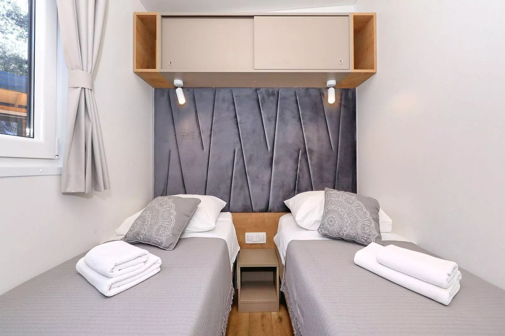 Mobile Homes in Camping Park Soline - Biograd - Type Glamping Family Deluxe-Slaapkamer
