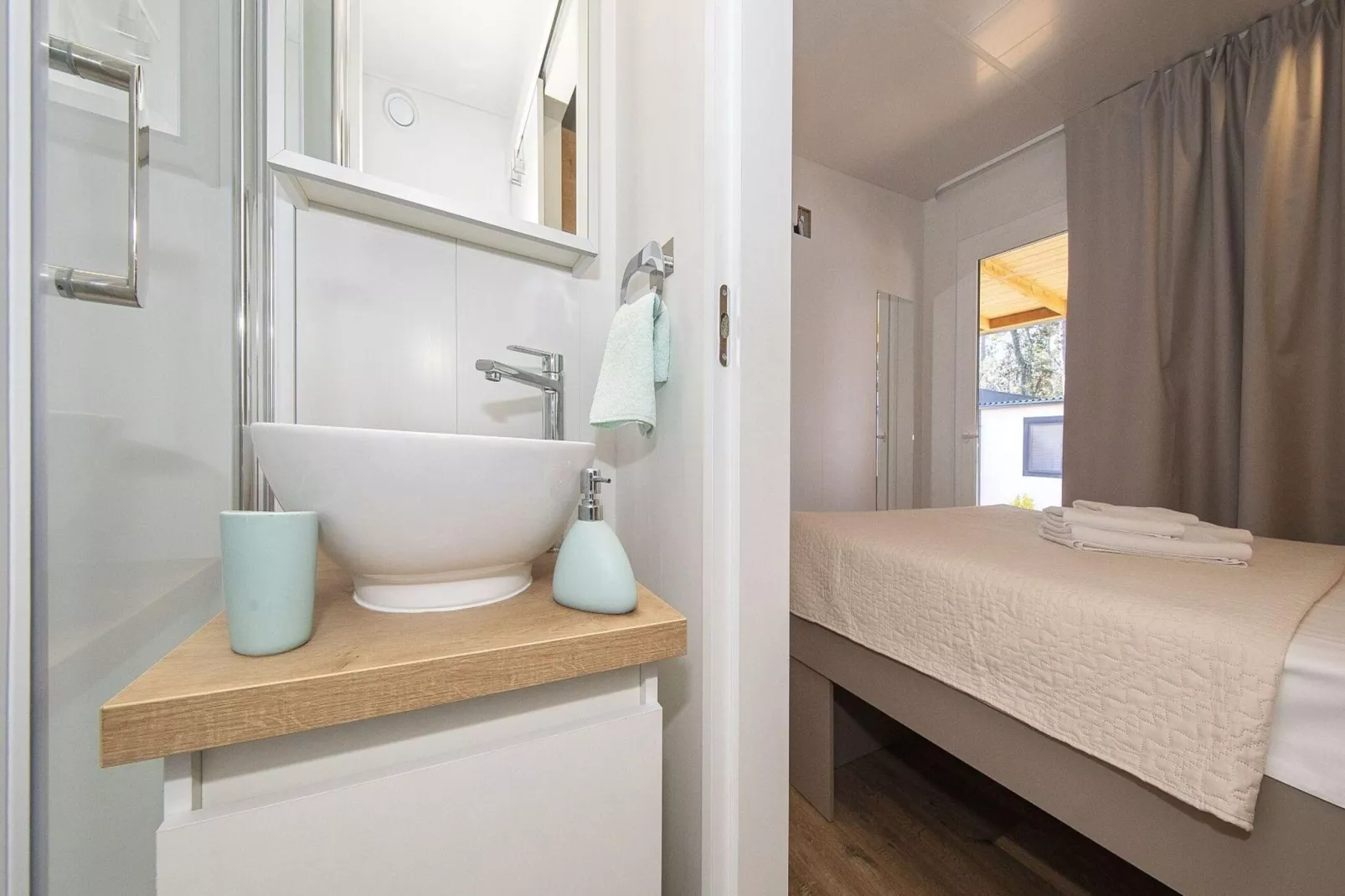 Mobile Homes in Camping Park Soline - Biograd - Type Glamping Family Deluxe-Badkamer