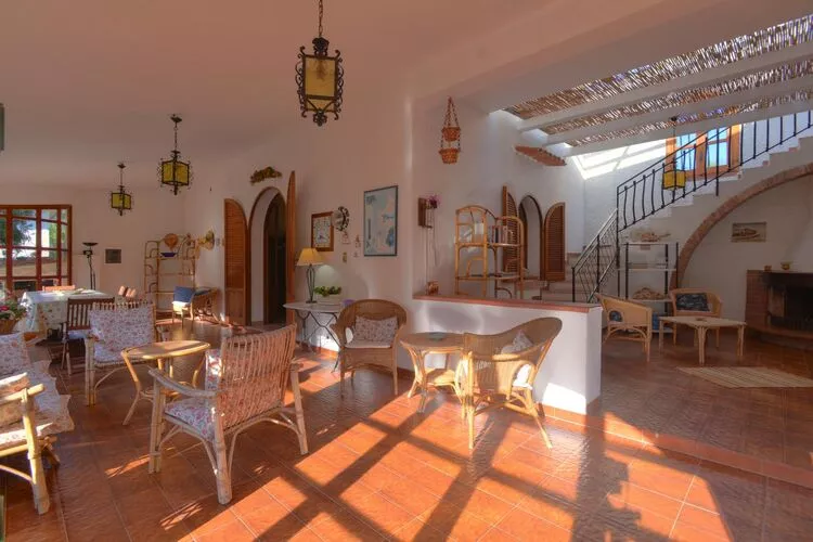 Holiday home Fanusa-Casa Fanusa mit Privatpool-Woonkamer