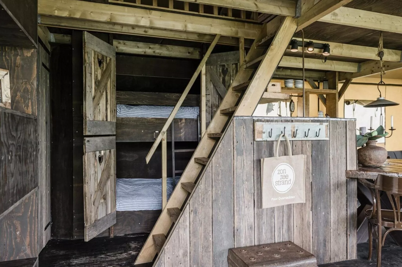 Wood Lodge Luxe - Duynpark-Hal-ontvangst