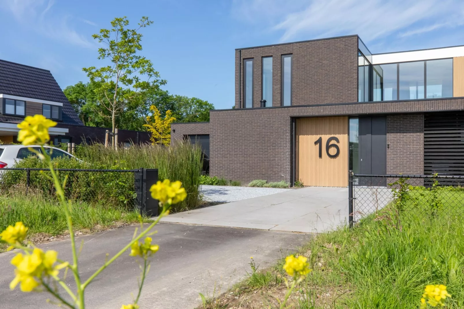 Vakantiewoning ZEEBRIES-Buitenkant zomer