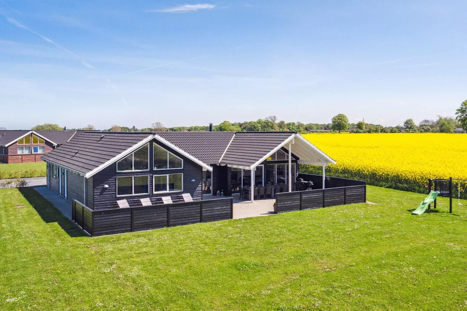Luxe strandhuis met zwembad -- By Traum Ferienwohnungen-Buitenlucht