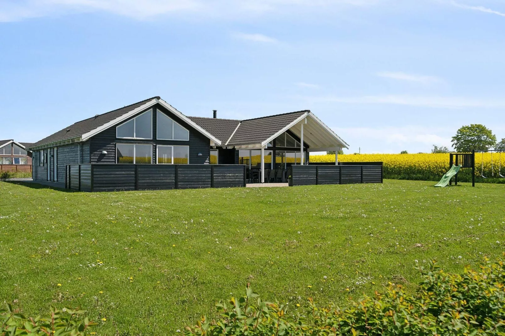 Luxe strandhuis met zwembad -- By Traum Ferienwohnungen-Buitenlucht