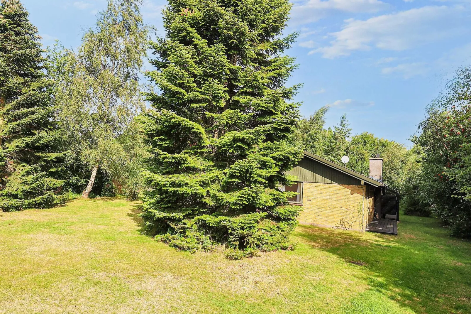 Lichte Cottage met Tuin Terras-By Traum-Uitzicht