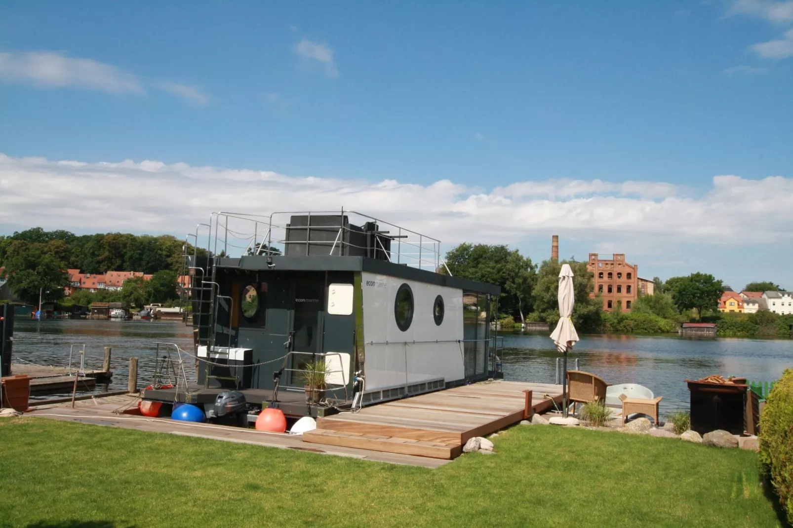 Hausboot Friedrich-Buitenkant zomer