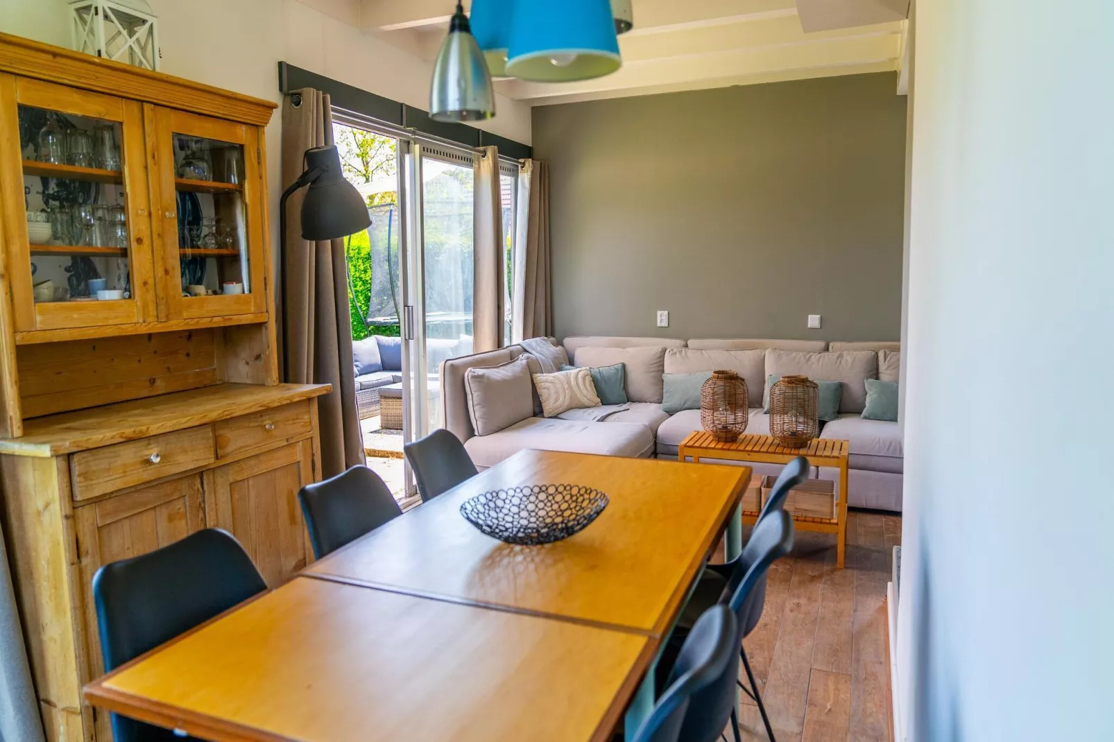 Strandhuis Schoneveld-Eetkamer