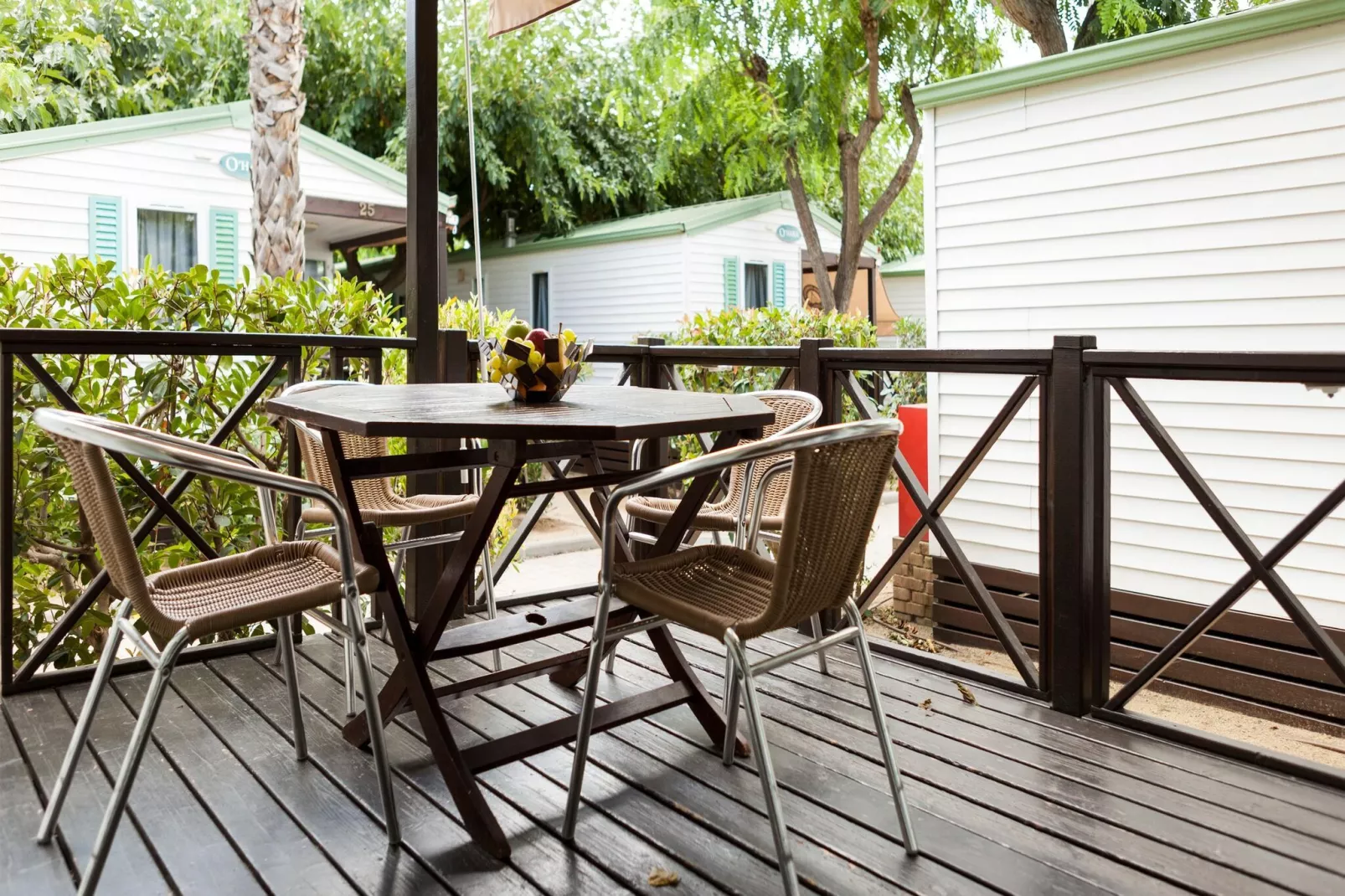 Camping Cambrils Playa BUNGALOW OHARA-Terrasbalkon