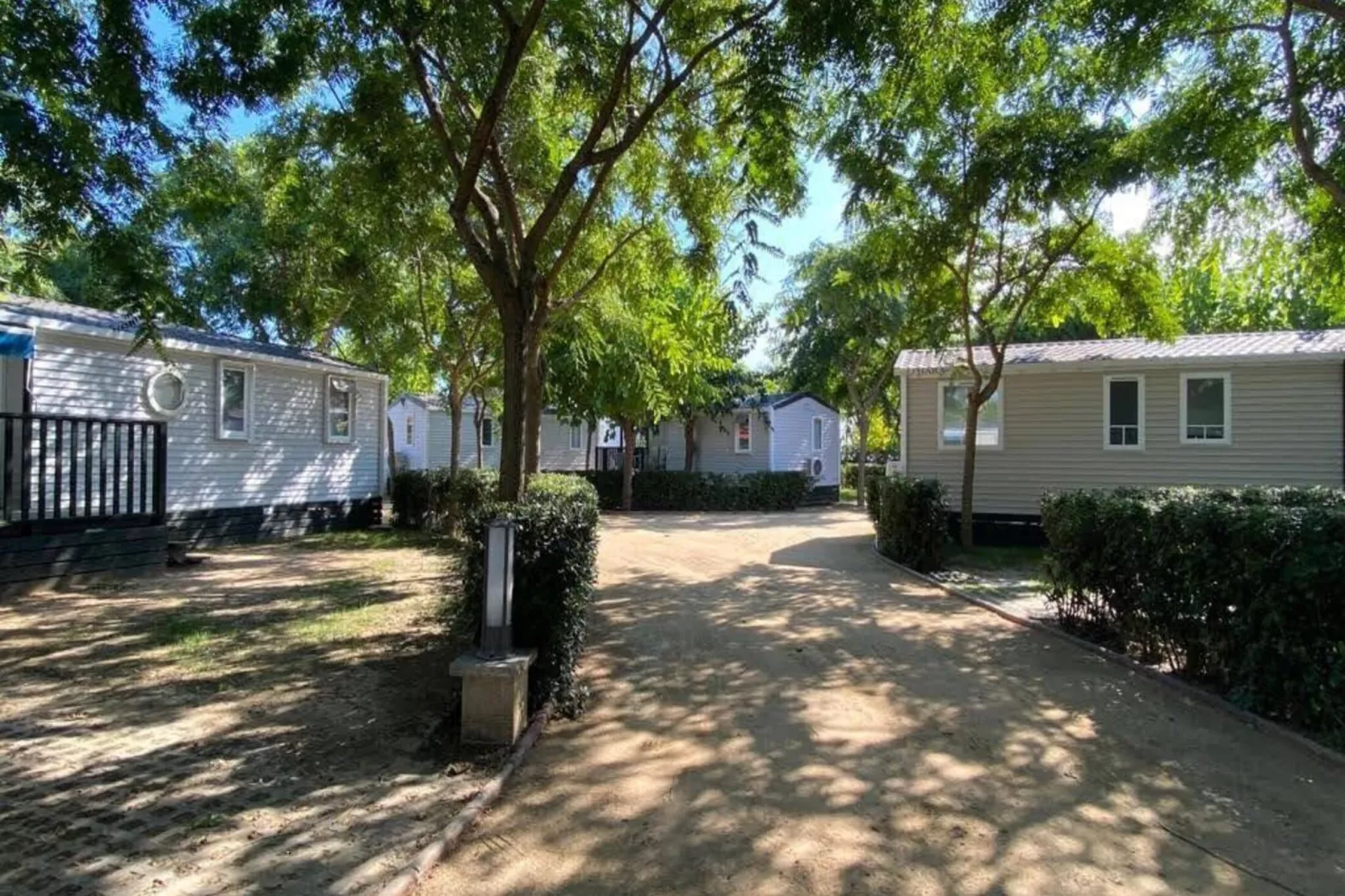 Els Pins- Mobile-Home Premium 3-Buitenkant zomer