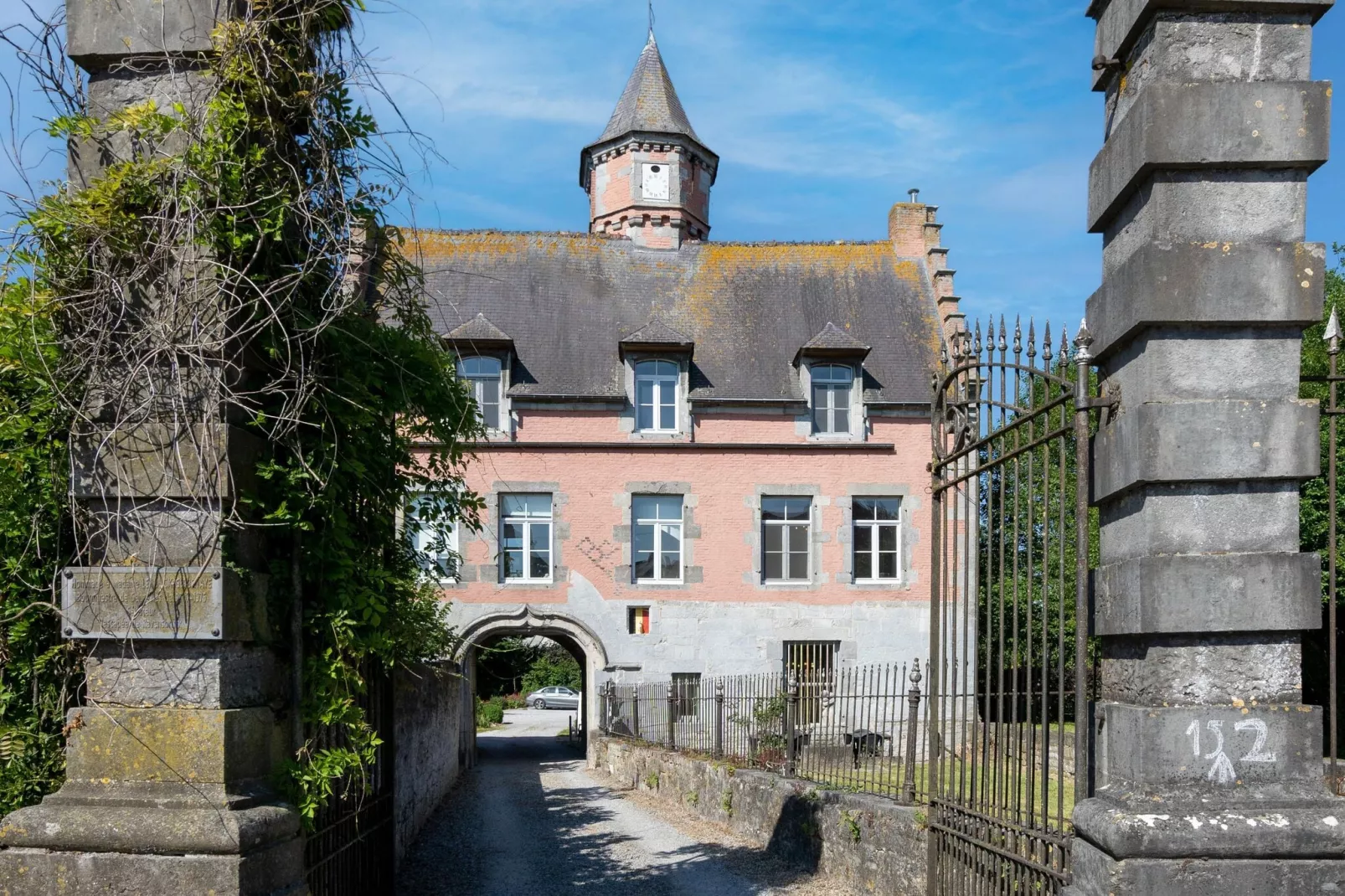 Château de Senzeilles 1