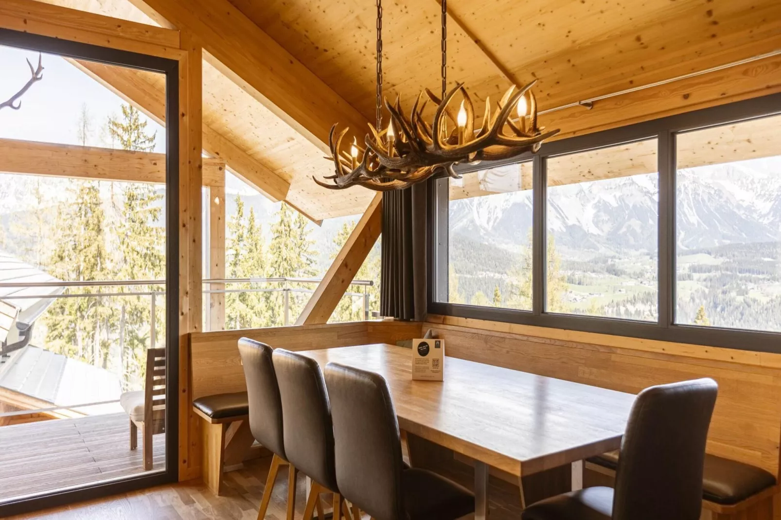 Alpenchalets Reiteralm 3-Eetkamer