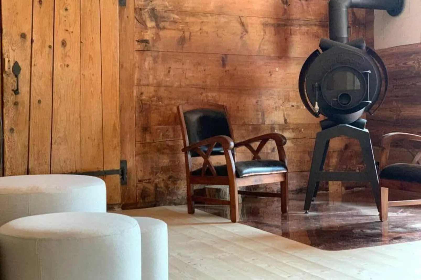 Alps Chalet for Big Group with Sauna & Yoga Terrace-Woonkamer