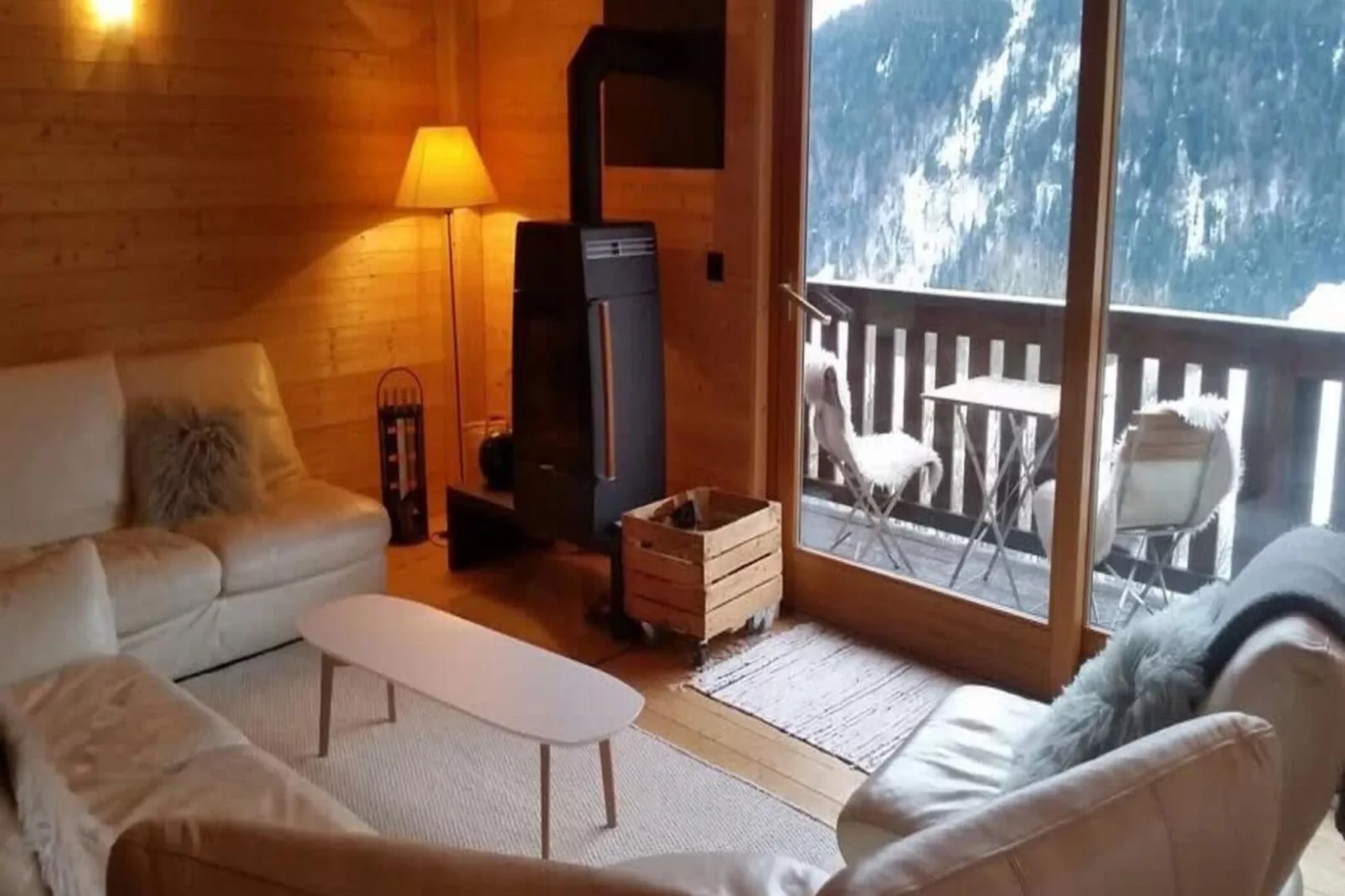 Alps Chalet for Big Group with Sauna & Yoga Terrace-Woonkamer