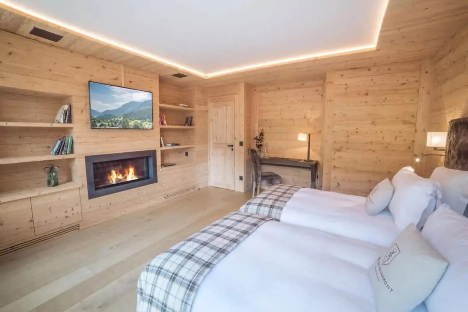Super private Luxury Chalet with Hotel facilities