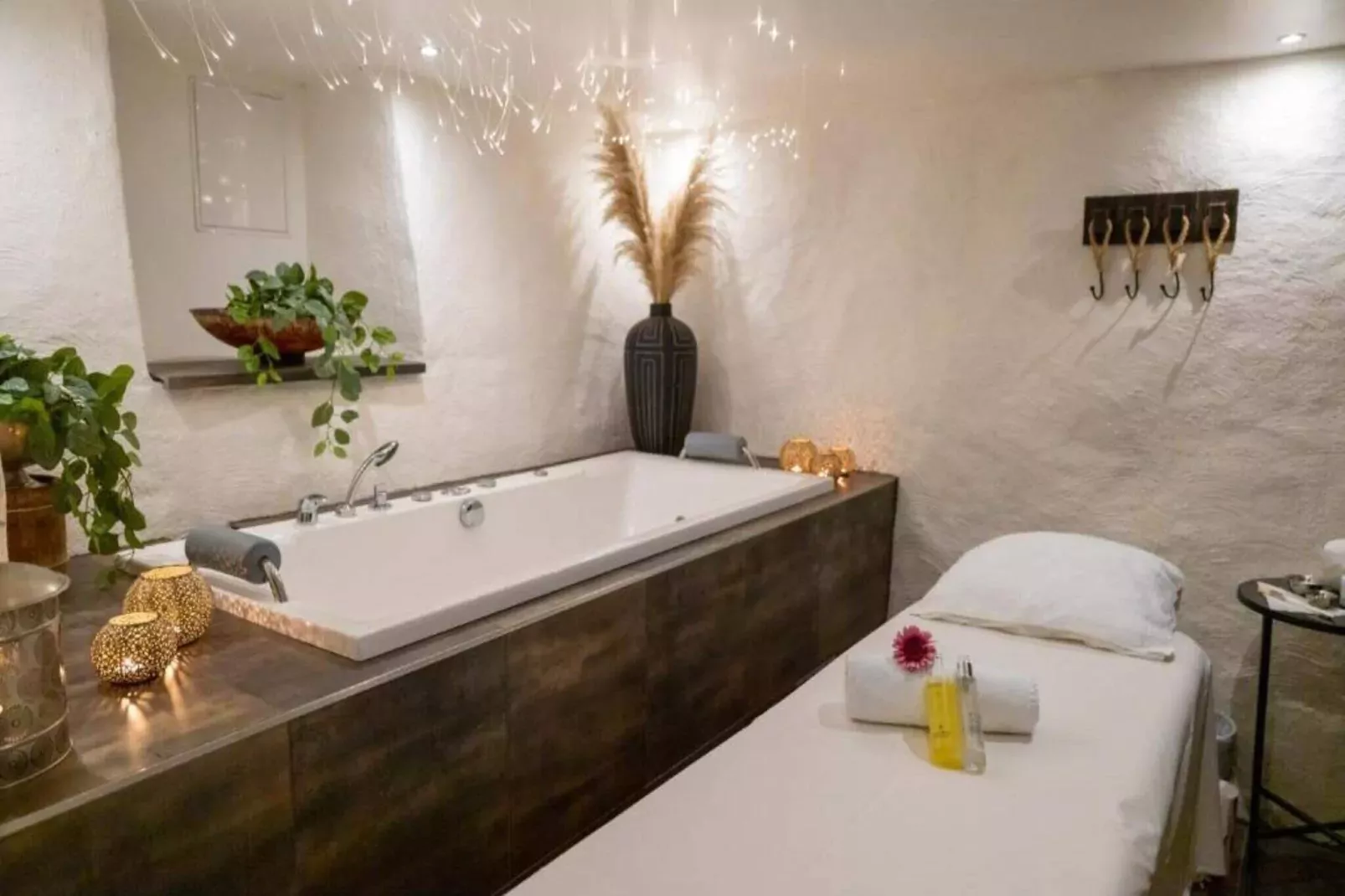Uitnodigende hotelkamer met gratis ontbijt-Binnen