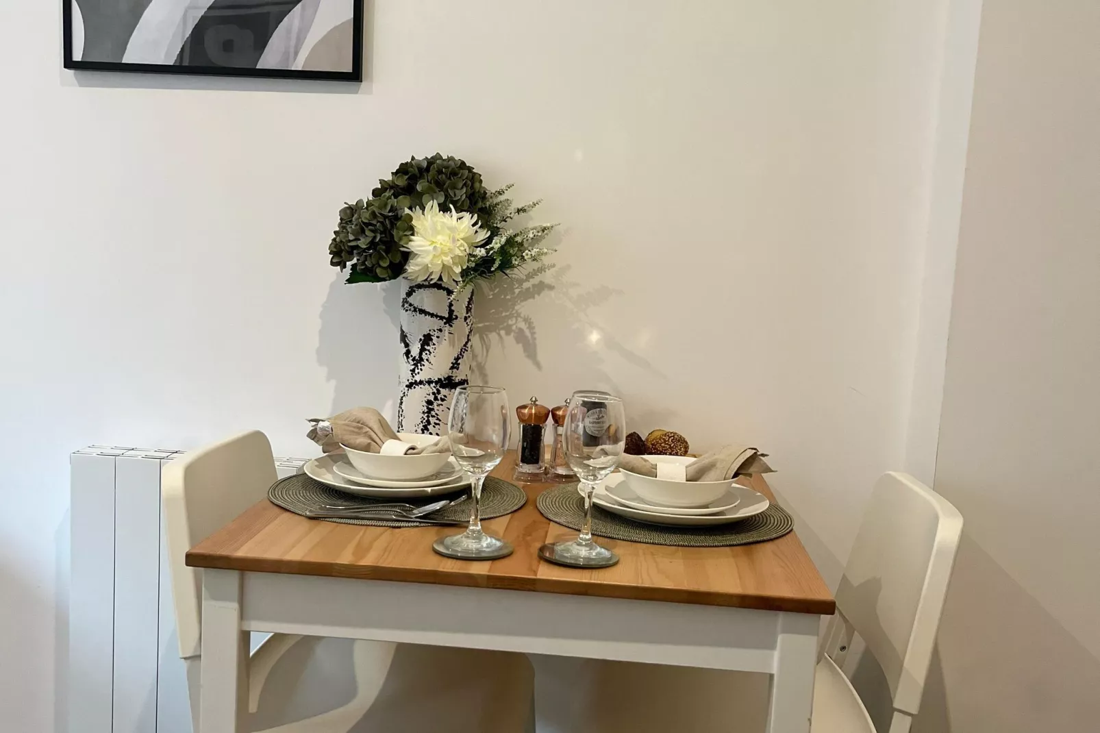 Kingston Luxe Suites Riverside Apartment Belvilla-Eetkamer