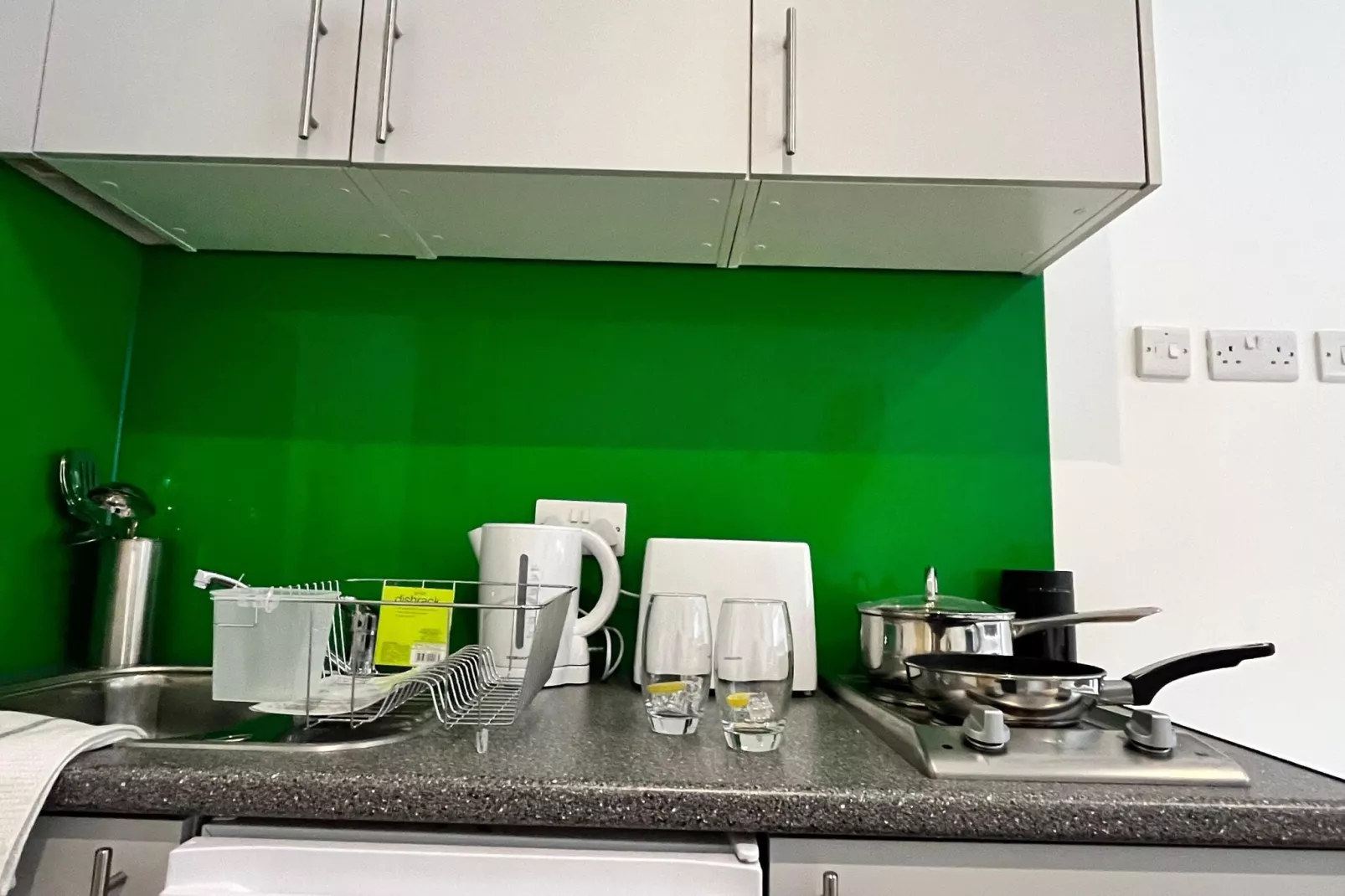 Kingston Luxe Suites Riverside Apartment Belvilla-Keuken
