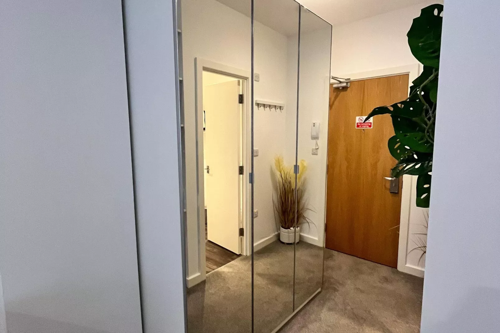Kingston Luxe Suites Riverside Apartment Belvilla-Overloop