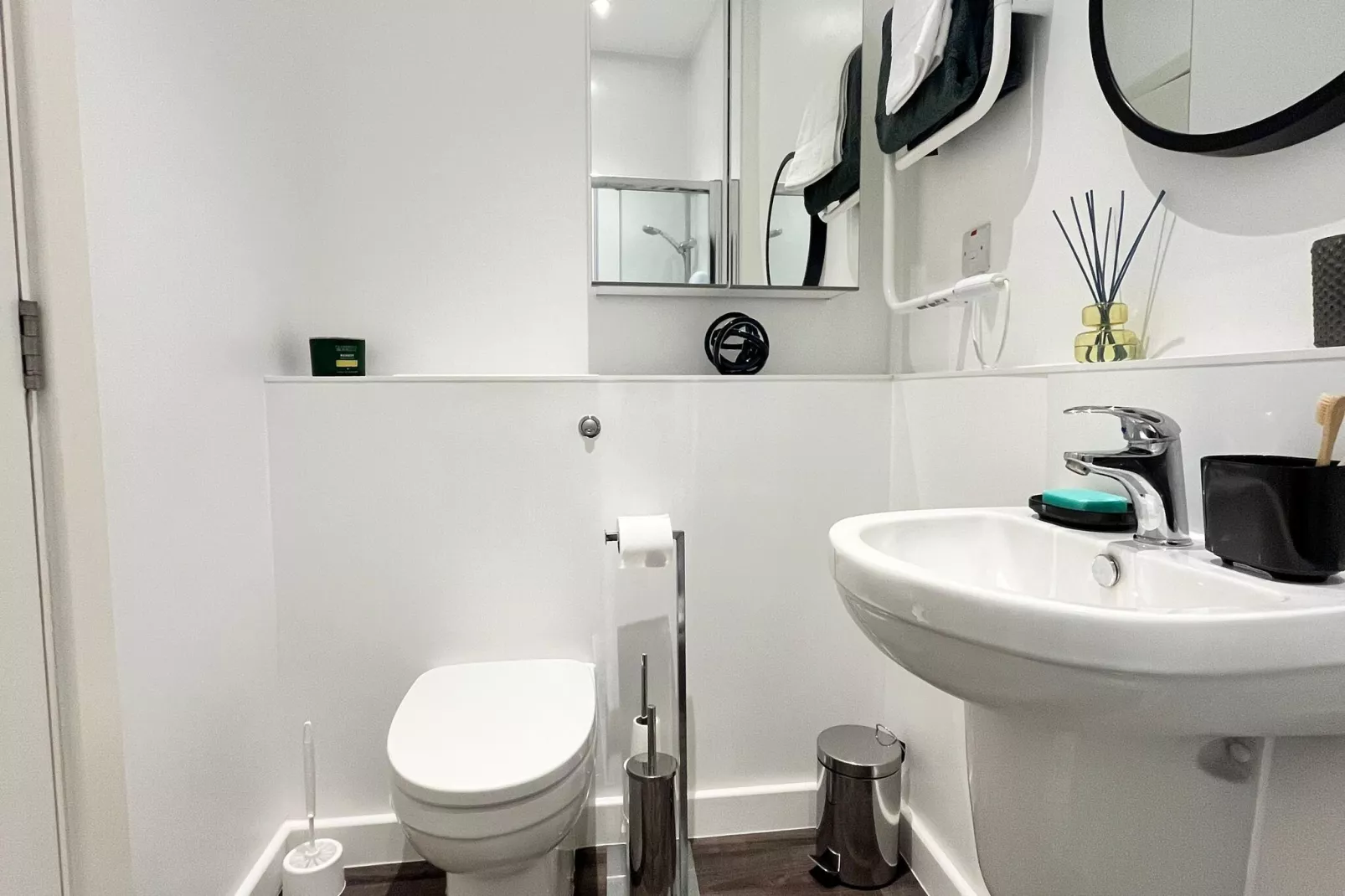 Kingston Luxe Suites Riverside Apartment Belvilla-Badkamer