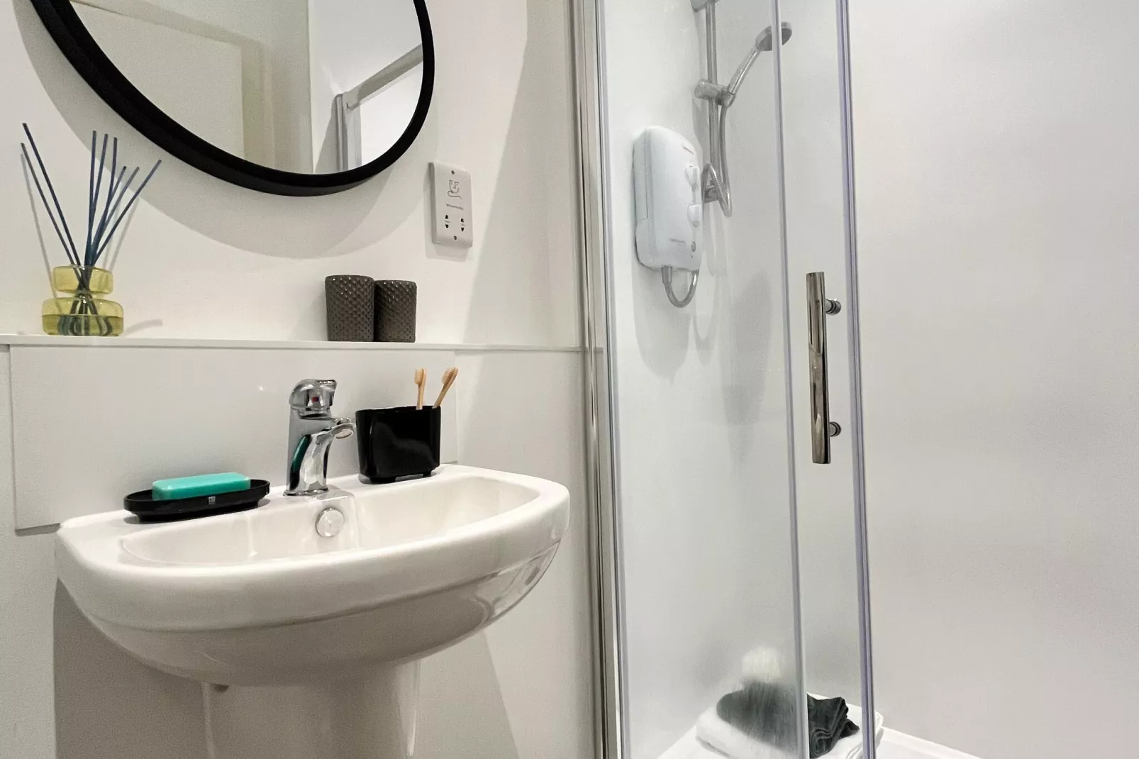Kingston Luxe Suites Riverside Apartment Belvilla-Badkamer